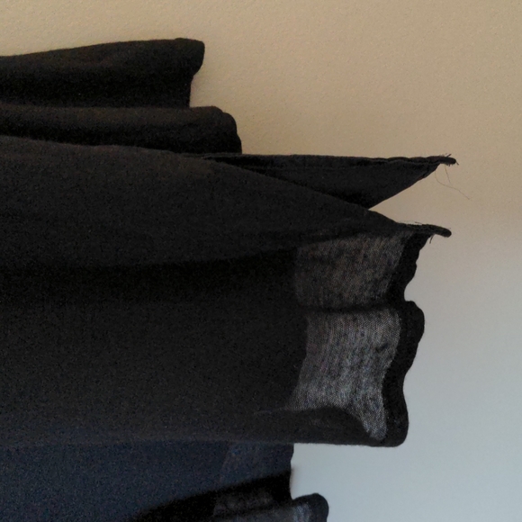 Vince Silky Crew Neck Top - Picture 4 of 10